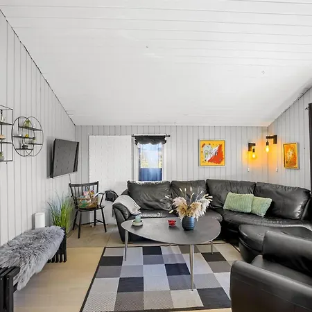 Vakantiehuis Kiana - 800m From The Sea By Interhome